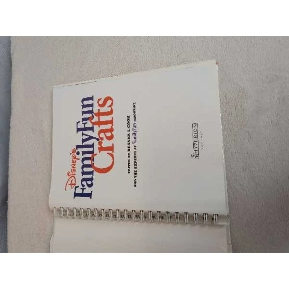 Disney FamilyFun Crafts Book 500 Activities for You Your Kids